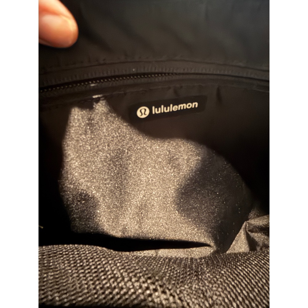 Lululemon Slouchy Sling Bag 6L Black Crossbody Purse - Picture 3 of 8
